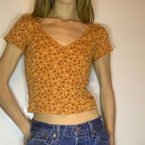 Basic floral tee forever 21.